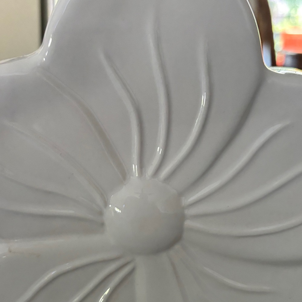 White Ceramic Flower Decor - Picture 6 of 6